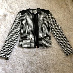 Fitted Timeless Black and White Houndstooth Jacket
